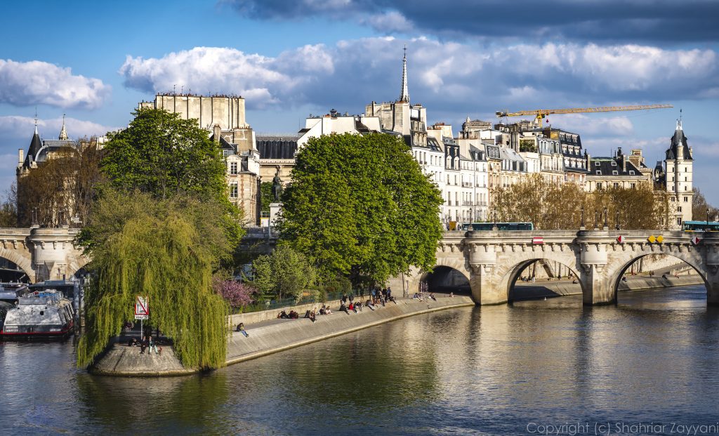 Square de Verts Galland & Pont neuf, Paris || f/6.3 || 1/400 s || ISO100 || 50 mm || Nikon D7200 || 2021 || Shahriar ZAYYANI